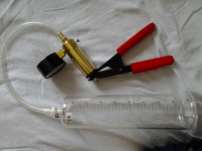 Vacuum pump for members